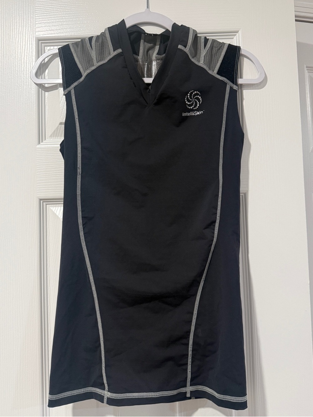 intelliSkin Black Sleeveless Athletic Top